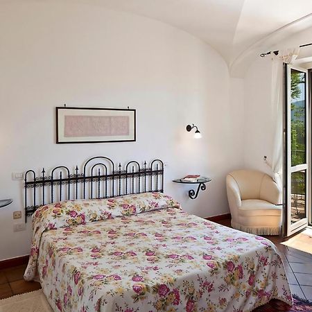 Hotel Villa Rizzo Resort And Spa San Cipriano Picentino Room photo